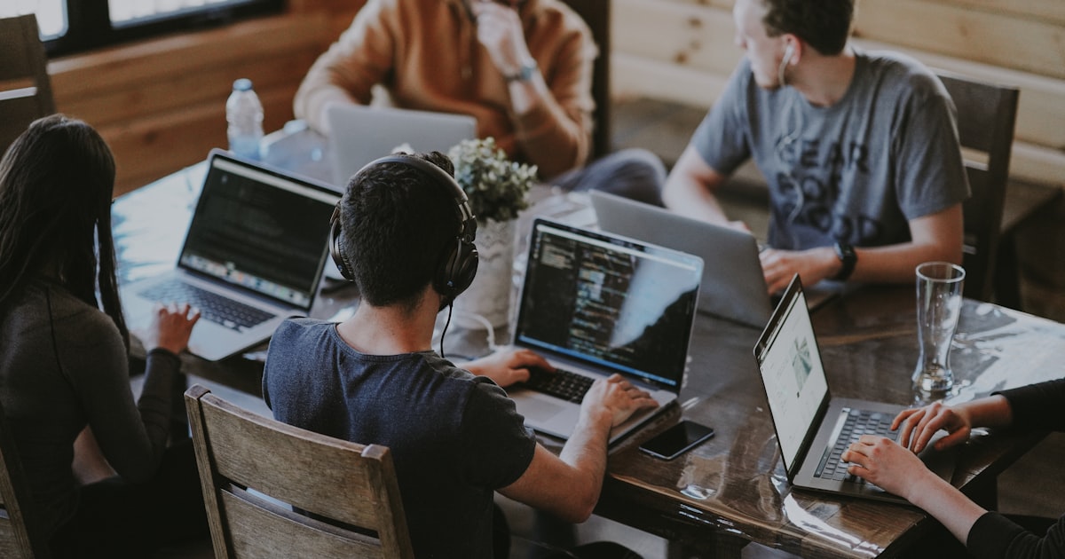 AI Agents for Customer Onboarding: Get New Users to Value Faster — Woyce Technologies