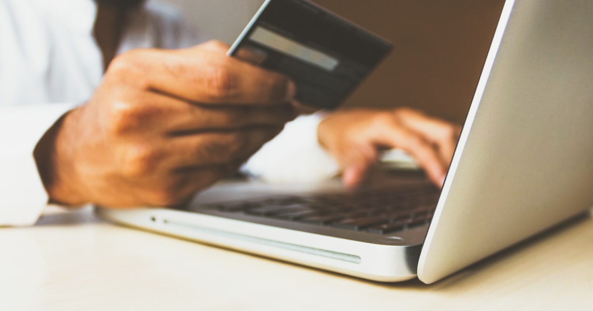 AI Agents for E-commerce: How Online Stores Are Automating Growth — Woyce Technologies